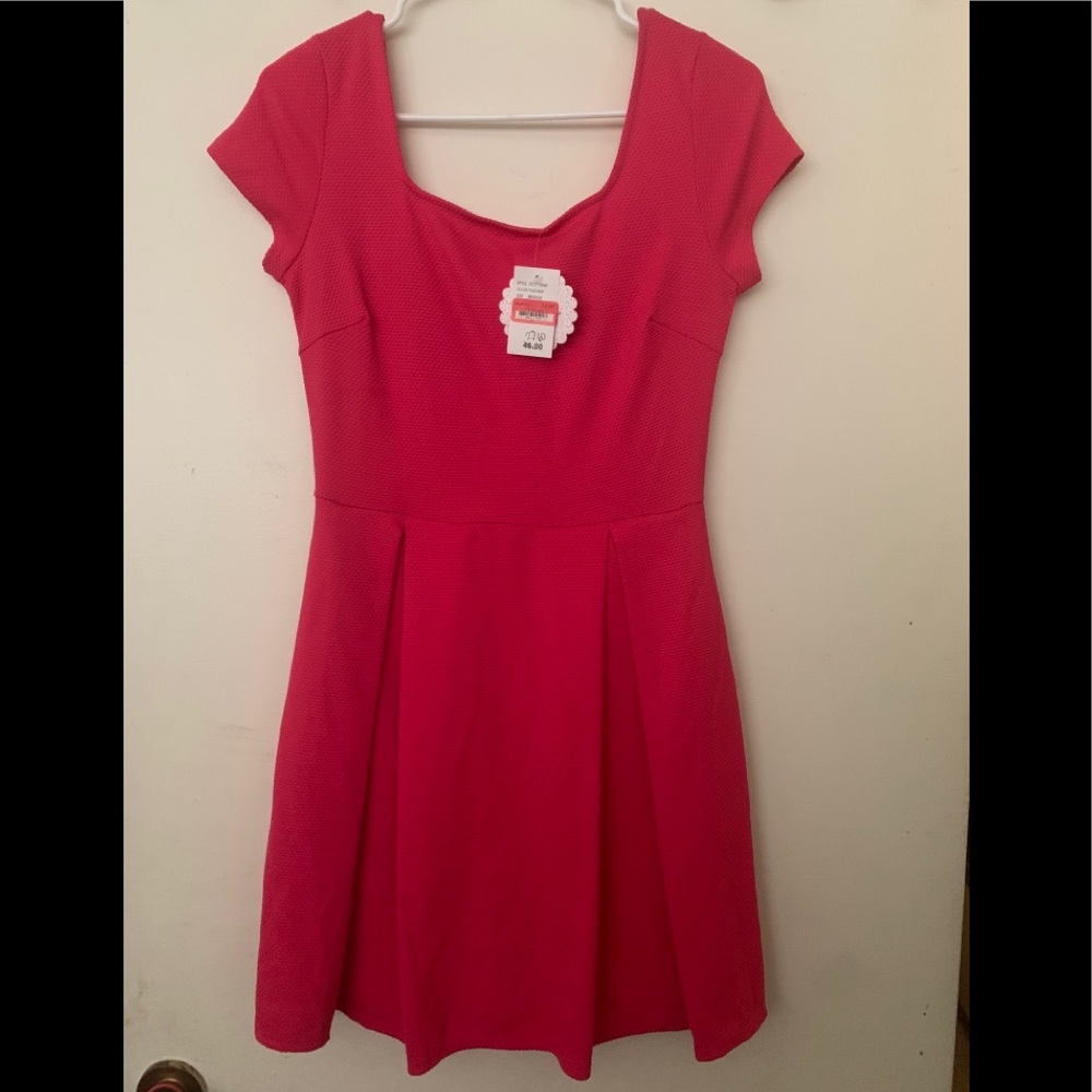 Soprano hot pink dress